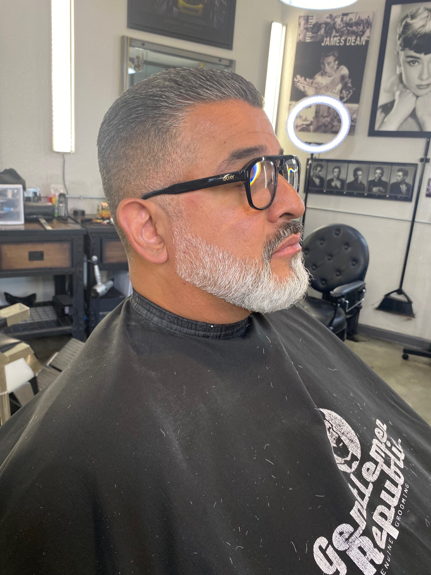 Short classic haircut and gray beard shaping by Ruben